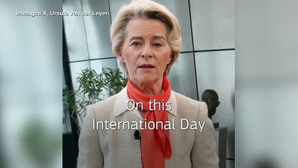 Ursula von der Leyen: «Oggi, e ogni giorno, al fianco delle donne vittime di violenza»