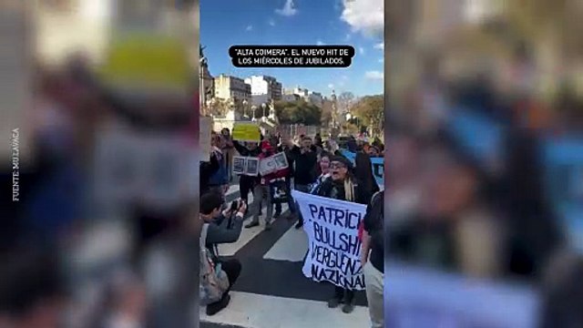 Los jubilados marcharon al ritmo de Guantanamera...