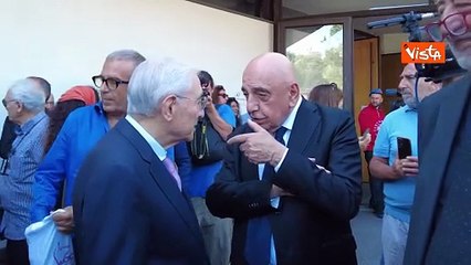 L'abbraccio tra Dell'Utri e Galliani al funerale di Emilio Fede
