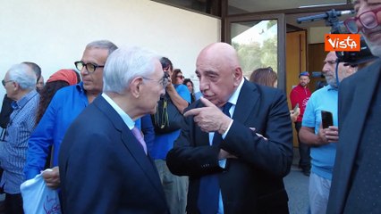 L'abbraccio tra Dell'Utri e Galliani al funerale di Emilio Fede