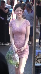 Phiên chợ chiều , em cầm nhầm bó cải Seo đăng hình mãi chẵn thấy ai like 🤭