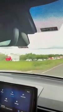 Acidente causa longo engarrafamento na BR-324