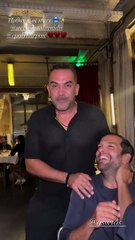 Ο Στέφανος Κωνσταντινίδης μιλά στην κάμερα της Κατερίνας Καινούργιου λίγο πριν την πρεμιέρα