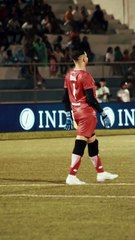 Gabriel Urbina recrea la pasarela de Sheynnis Palacios en el campo de juego