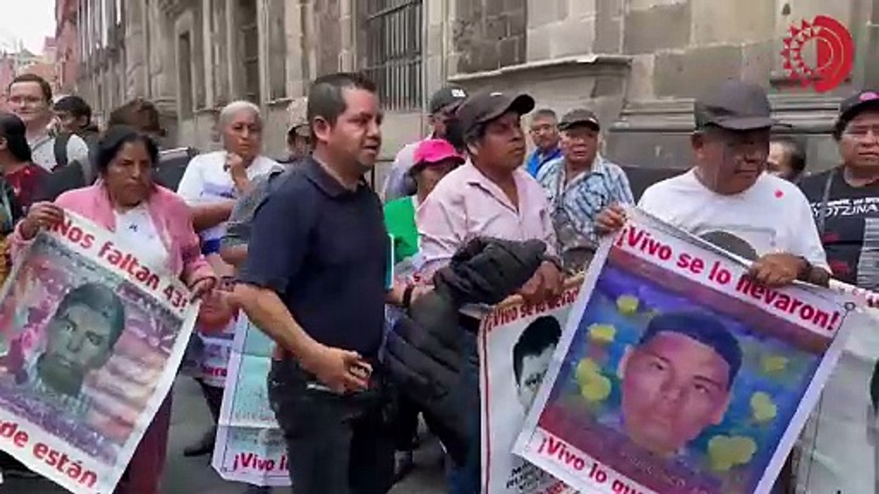 Sin avances sustanciales en indagatorias: padres de los 43 tras reunión en Palacio Nacional