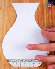 Treat your decorative flowers with this thread vase😍