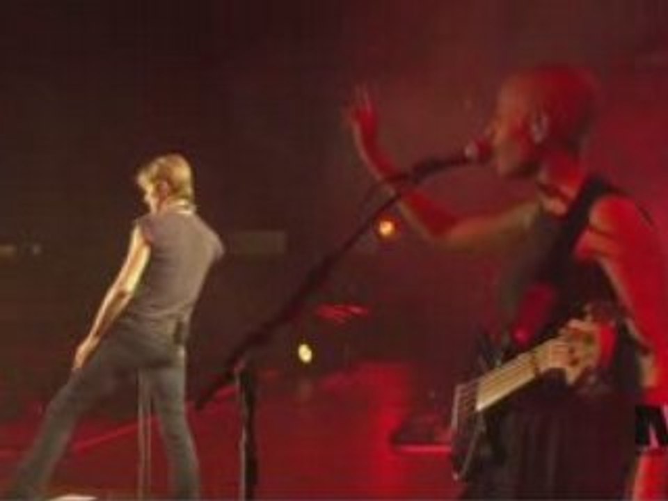 David Bowie - I'm Afraid of Americans -  ISLE OF WIGHT