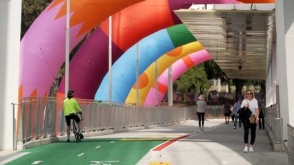 Giant colourful art inflatables begin 3-week arts festival in Brisbane