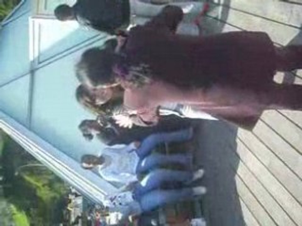 Madame Goudiard danse avec Sonia en Espagne