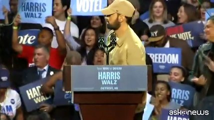 Barack Obama rappa sulle note di "Lose Yourself": a presentarlo, Eminem