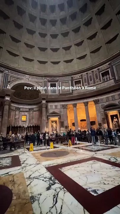 Il pleut dans le Panthéon à Rome 🇮🇹