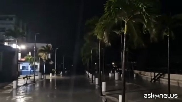 La forza devastante dell'Uragano Milton: piogge e vento colpiscono la penisola dello Yucatan