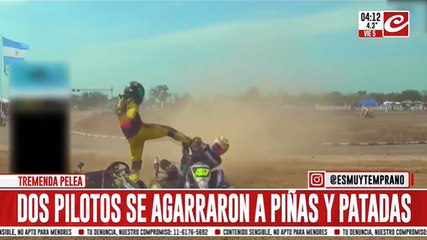 Chocaron en una carrera de karting... ¡y se agarraron a las piñas!