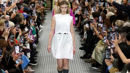 Sunday Rose, il debutto da modella: la figlia di Nicole Kidman apre la sfilata di Miu Miu