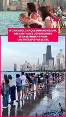 À Chicago, chaque dimanche à 19h, des centaines de personnes se rassemblent pour hurler face au lac