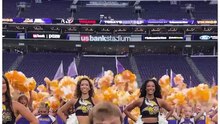 Les Minnesota Vikings viennent d’intégrer deux hommes au sein de leur équipe de cheerleaders : Blaiz