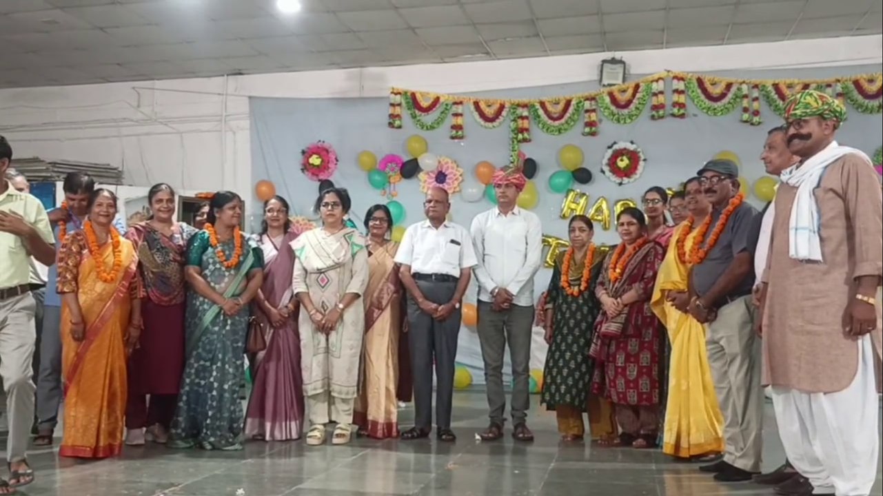 शिक्षक दिवस पर जिला स्तरीय शिक्षक सम्मान समारोह का हुआ आयोजन