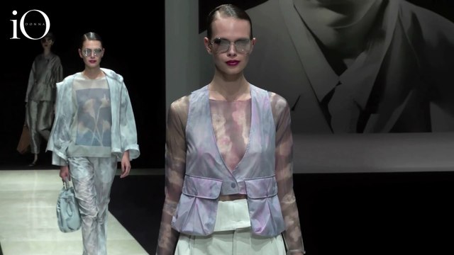 Ieri rivoluzione, domani gioco: la cravatta al centro della collezione PE 2025 di Emporio Armani