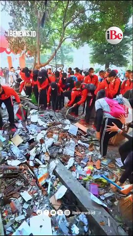 Bahaya Ribuan Warga Bergerak Dari Anak Sampai Lansia Serbu Pemkab Kediri