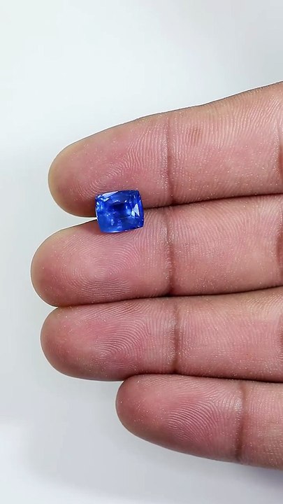 Elegant Cushion-Cut Blue Sapphire