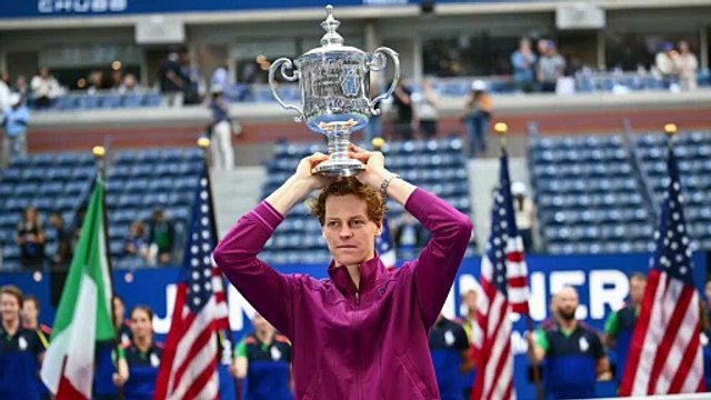 Jannik Sinner campione degli US Open: il bacio ad Anna Kalinskaya e la dedica alla zia malata