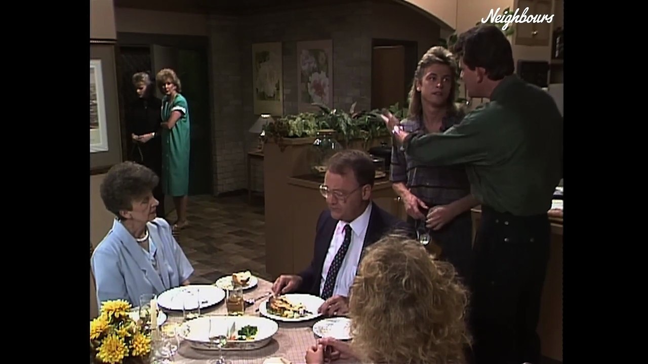 Neighbours deutsch - 426 - Sturz ins Bodenlose (16.02)