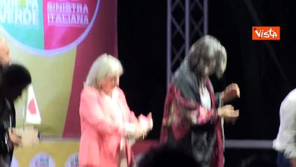 Standing ovation per Francesca Albanese a Terra, la festa di Avs a Roma