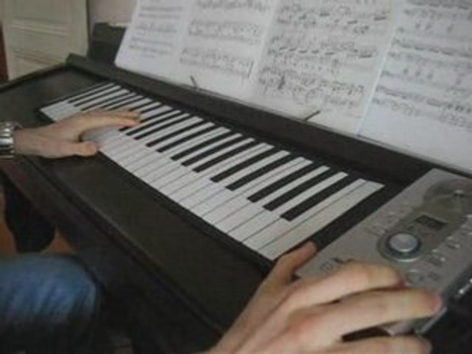 Massacre au Soft Keyboard (Fauré et Mozart) par Gyzm