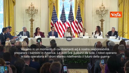 Melania Trump guida tavola rotonda con Big Tech sull'Ai: I Robot sono già qui