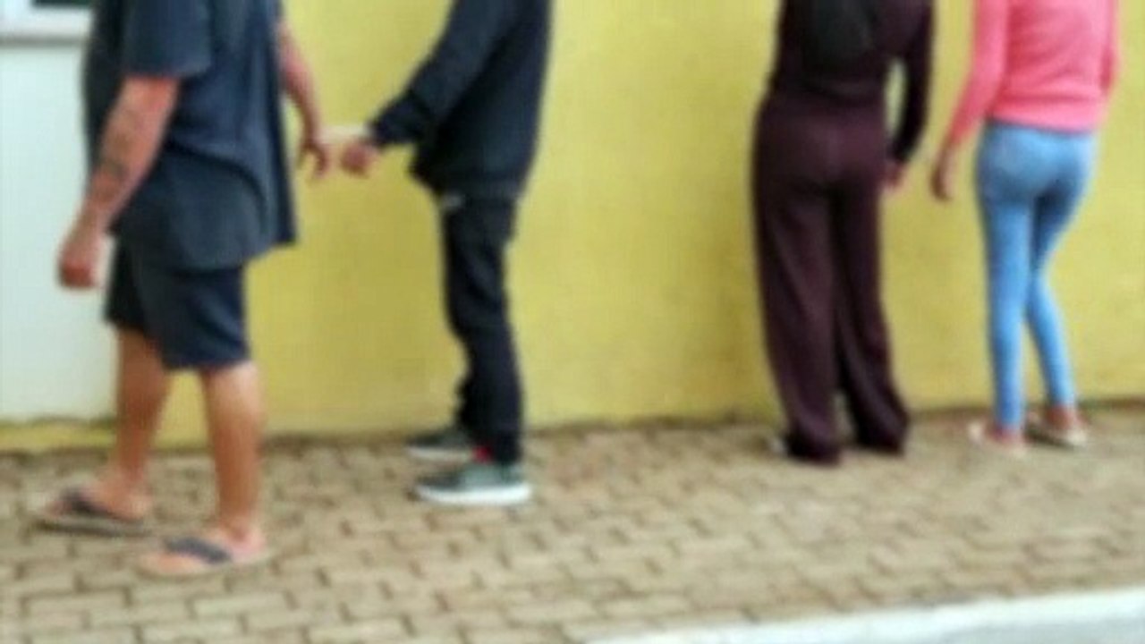 Ação de combate ao tráfico de drogas termina com quatro adultos e uma adolescente encaminhados à Delegacia