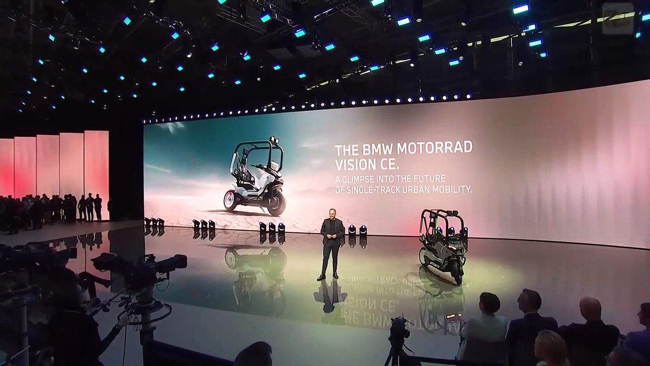 Kabinenroller 2.0? BMW zeigt elektrischen CE Vision mit Sicherheitszelle