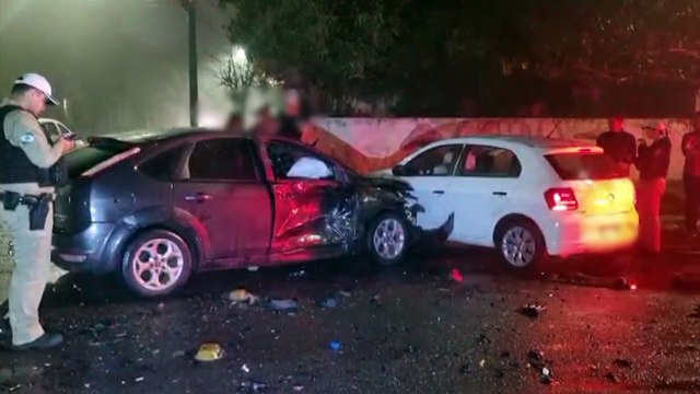 Cacetada! Três veículos se envolvem em colisão no Bairro Cancelli