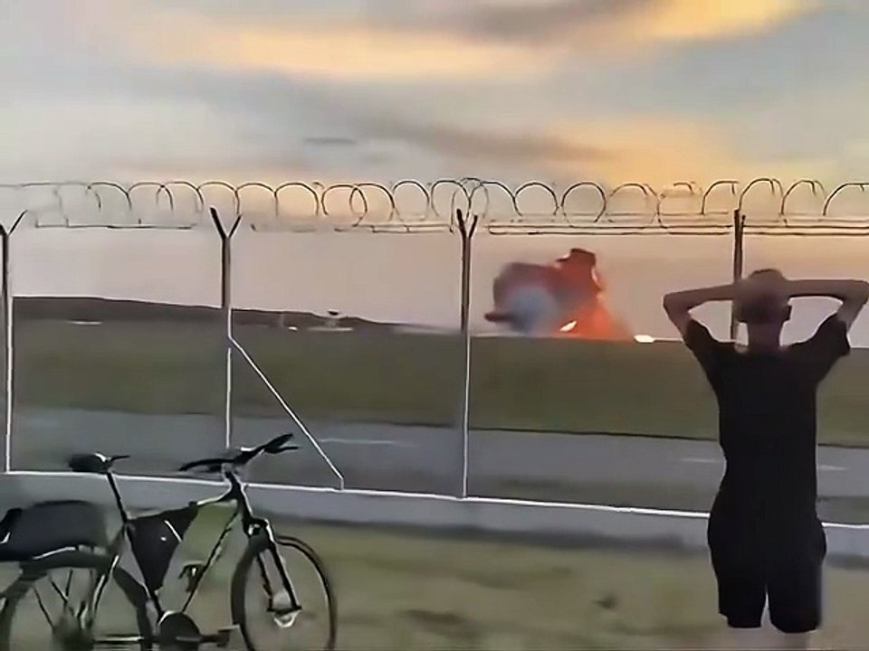 صور تحطم الطائرة البولندية 😱😱