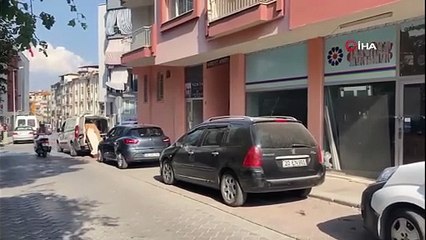 Yalnız yaşayan yaşlı adamın cesedi yayılan kötü kokuyla bulundu