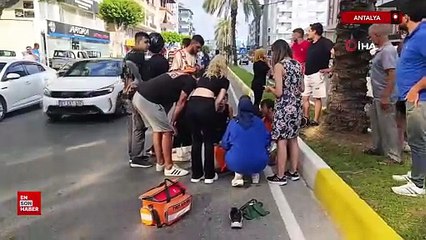 Antalya'da kuryelerin seyir halinde sohbeti hastanede bitti