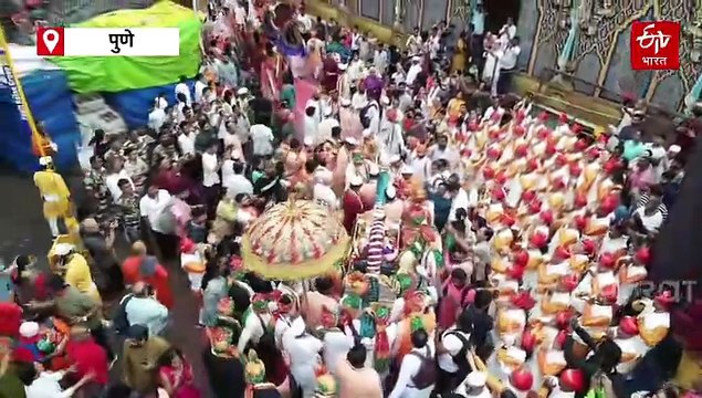 ढोल-ताशांचा गजर अन् गुलालाची उधळण; पुण्यातील गणेशोत्सव विसर्जन मिरवणुकीचा ड्रोन व्हिडिओ