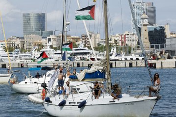 Tertulia de La Trinchera. La flotilla pija e hipócrita de Ada Colau