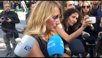 Jo Squillo in lacrime: come perdere pezzo di cuore, stile Armani eterno