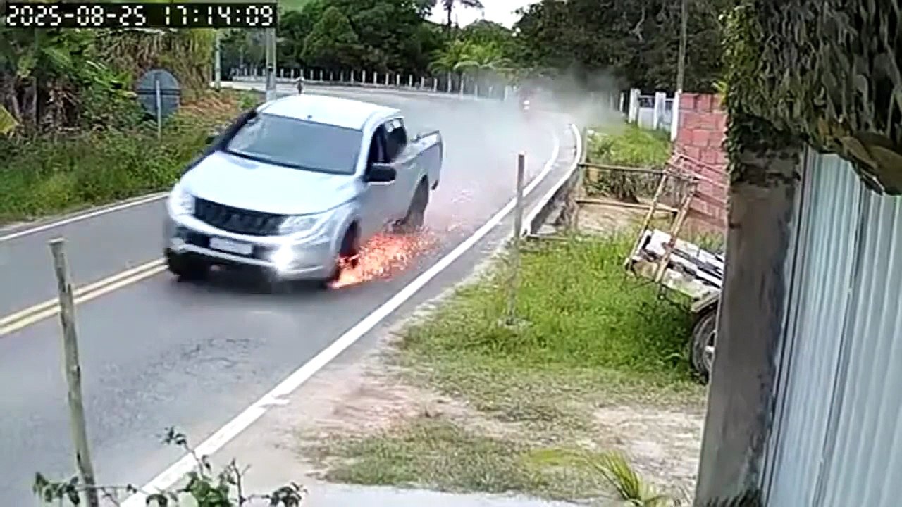 Il perd une roue en pleine route...