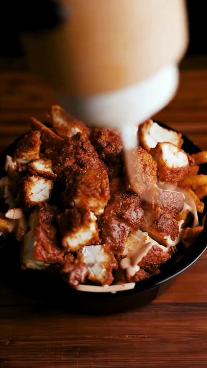 Follow for more ASMR videos🌮🍟 Credits: @banginbuns #mukbang #asmr #fastfood #asmreating