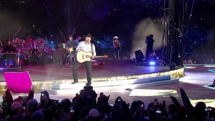That Summer - Garth Brooks (live)