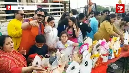 अनंत चतुर्दशी: नम आंखों से बप्पा को विदाई, 10 दिन की भक्ति के बाद महादेव घाट में शुरू हुआ विसर्जन