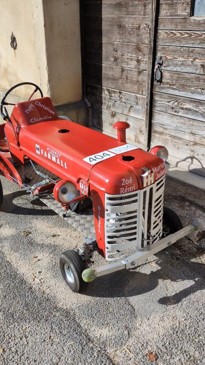 # tracteur.  # caisse.  a savon. # lulu du jura