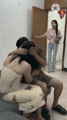 I had a fight with my wife and she ignored me for several days. I had no choice but to ask my brother-in-law for help. I waited for my wife to come home from get off work and deliberately made her angry to see if she really had me in her heart