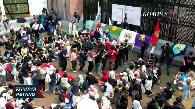 Deadline 17 8 Tuntutan Rakyat Hari Ini, Begini Situasi di Gedung DPR dan Istana | KOMPAS PETANG