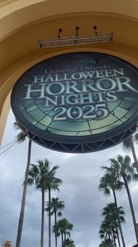 Survive the screams at Halloween Horror Nights 👻🎃 Orlando’s ultimate fright fest! From haunted houses to terrifying scare zones, HHN delivers non-stop scares. Would you dare to enter?