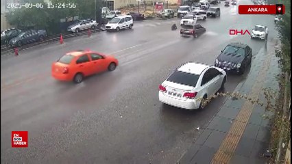 Ankara'da sağanakta devrilen motosikletin sürücüsü sürüklendi