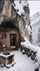 Cave Style, Snowfall, Winter Camping Adventure, Tourism, Outdoor Fun, Scenic Travel.