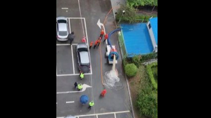 "무릎 높이까지 빗물 들어차"...제보로 본 침수 현장 / YTN