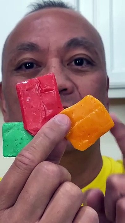 👂 ASMR WARHEADS SOUR! TAFFY CANDY 3 TROPICAL FLAVORS AND EATING SOUNDS 👂 #asmr #shorts